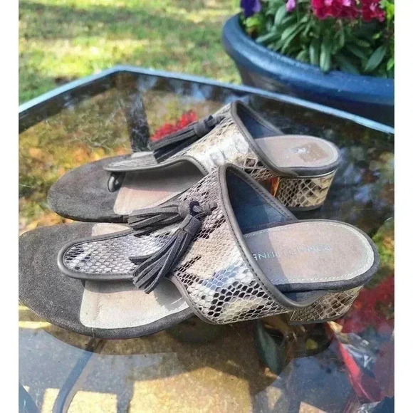 Donald Pliner Brown Gold Snake print Tira Tassel‎ Thong Slide Sandal Size 9M - Picture 2 of 7